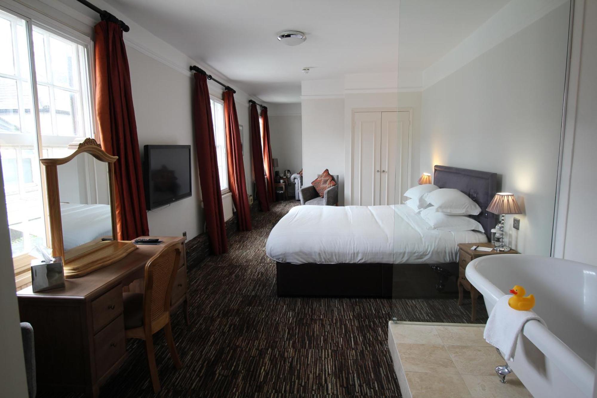 The Saracens Head Hotel Great Dunmow Exteriör bild