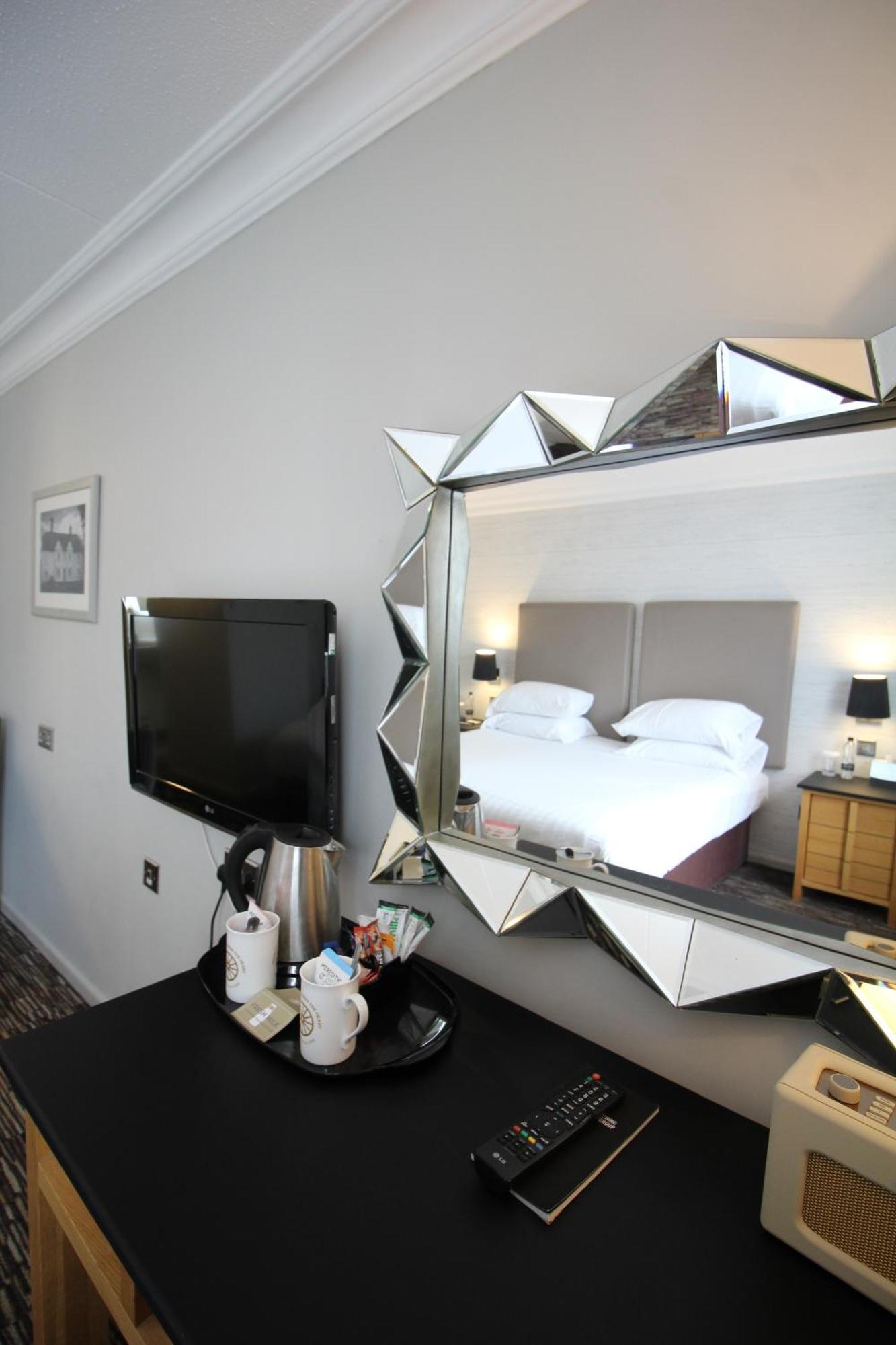 The Saracens Head Hotel Great Dunmow Exteriör bild