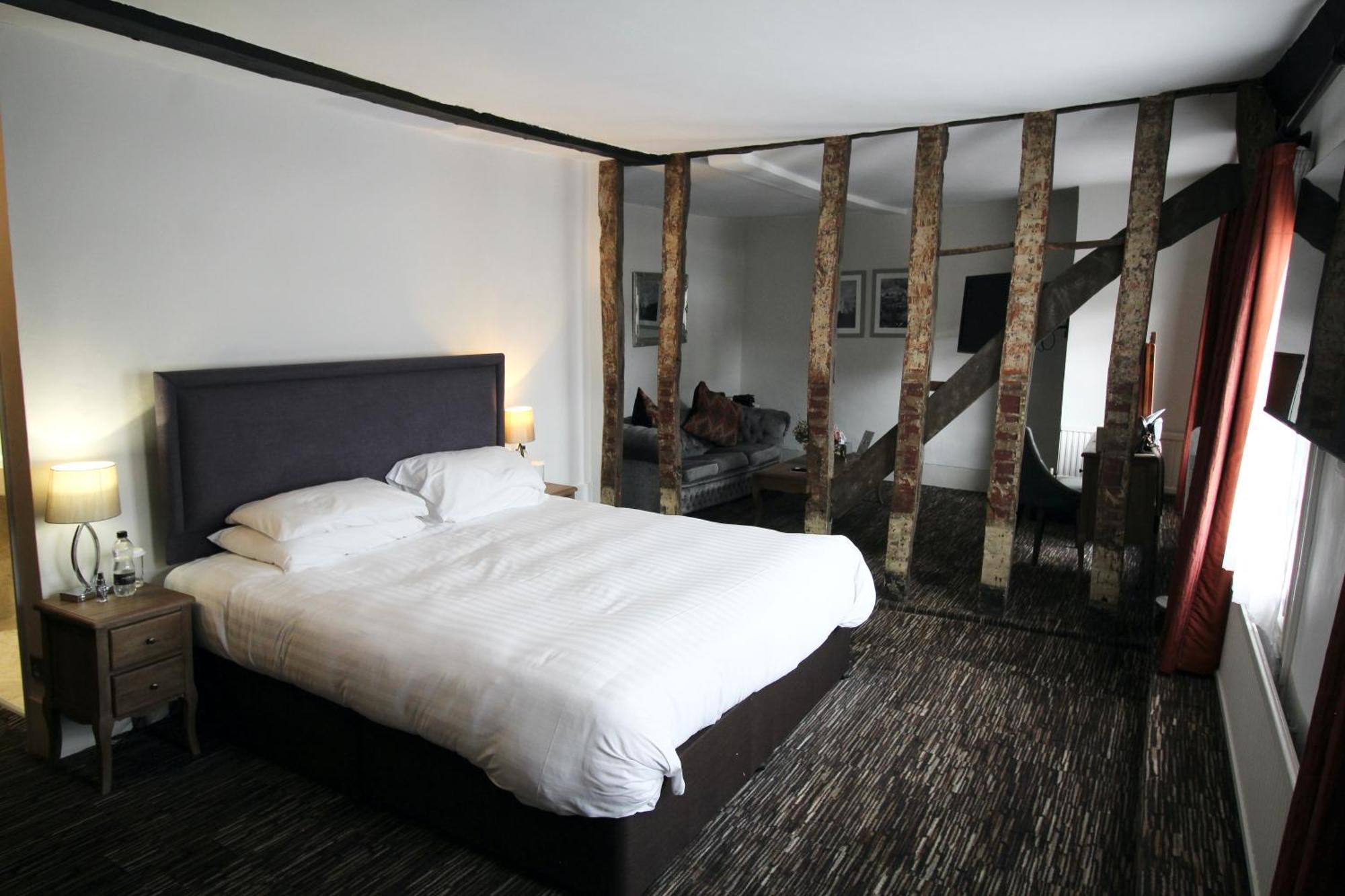The Saracens Head Hotel Great Dunmow Exteriör bild