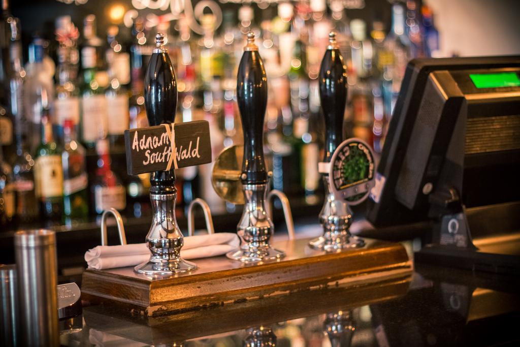 The Saracens Head Hotel Great Dunmow Exteriör bild