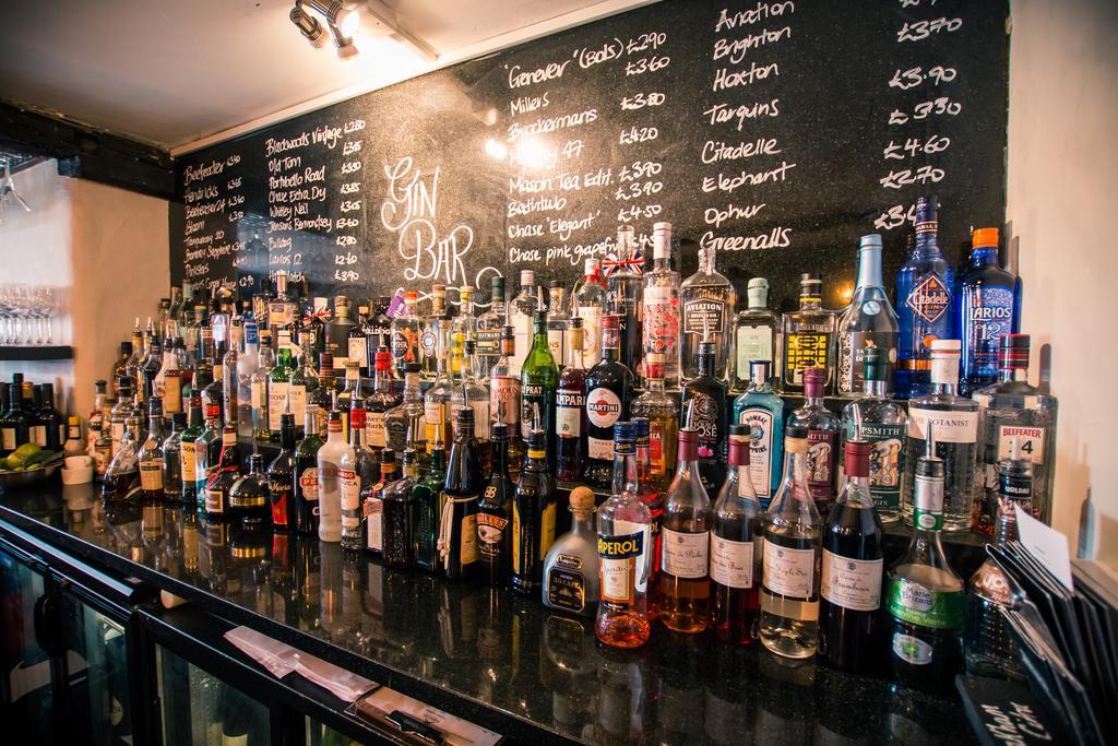 The Saracens Head Hotel Great Dunmow Exteriör bild